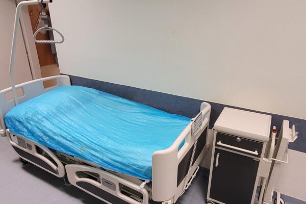 Polohovací lůžka pro interní a chirurgické oddělení